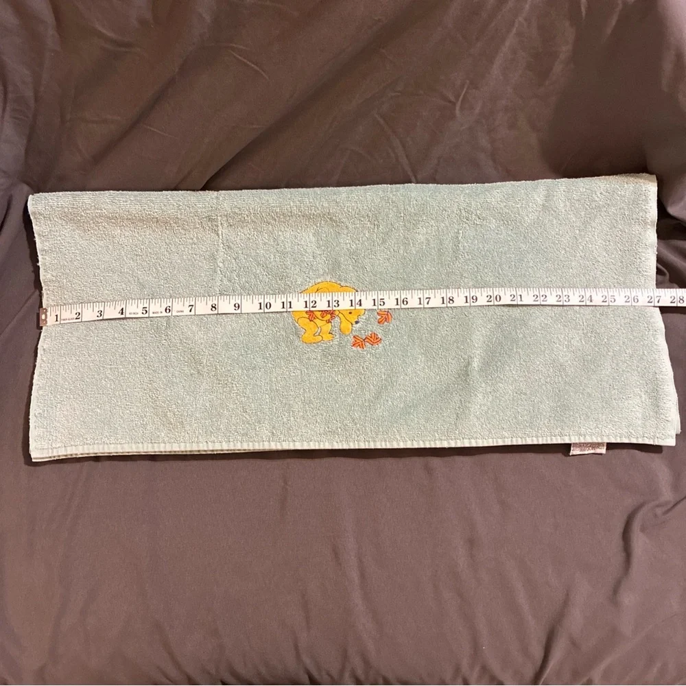 Vintage 2000’s Winnie the Pooh Bath Beach Towel Green Disney 27x47